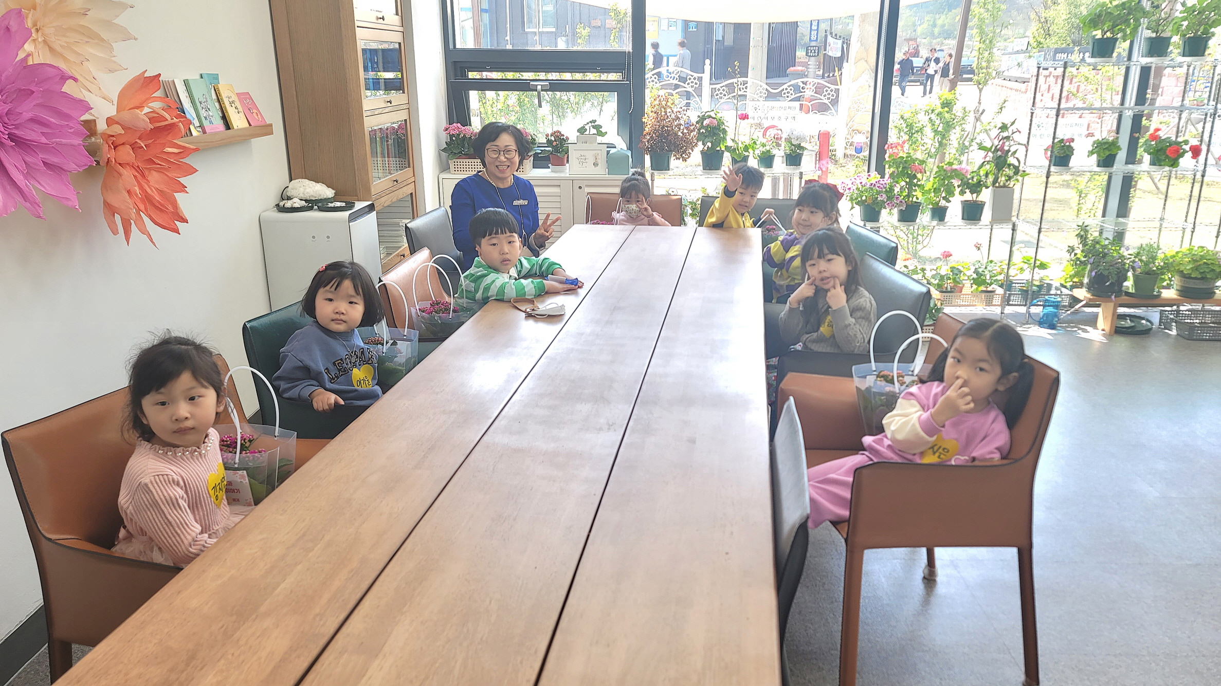 원장선생님과 함께하는 꽃이야기<미소반 4/28> 사진
